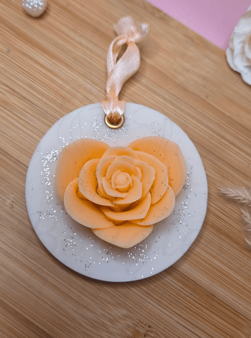 Suspension Rose en cœur